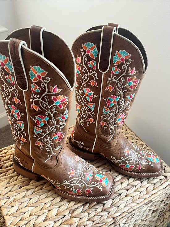 Ariat Shoes - Ariat flower Embroidered Floral Cowboy Boots
